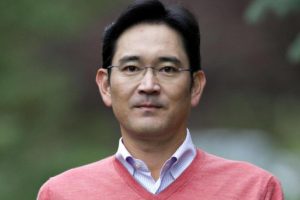 В Южной Корее выписан ордер на арест руководителя Samsung Electronics
